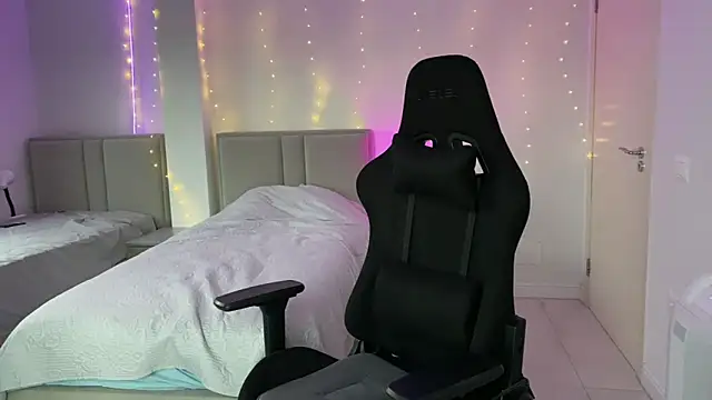 PrincesSsLilu's Live XXX Chat