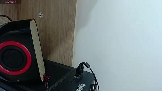 INDIAN_HORNY1 Adlı Modelin Canlı XXX Sohbeti