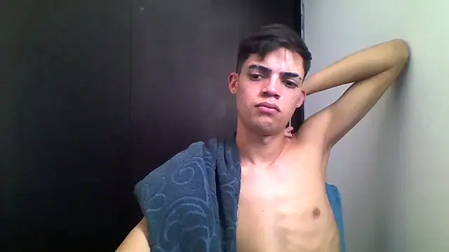 عرض كام Latinos_2001