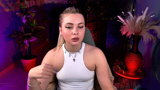 Chat XXX en directo de HyileyClark
