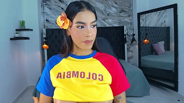 kitty_collins_ Adlı Modelin Canlı XXX Sohbeti