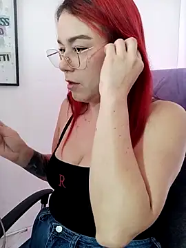 kim7_ Adlı Modelin Canlı XXX Sohbeti