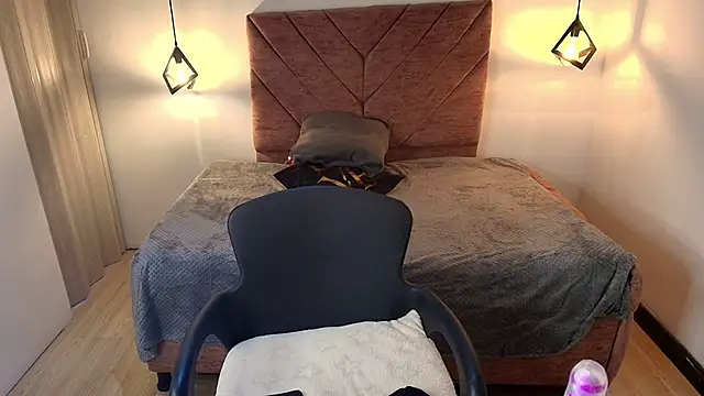Živý XXX chat Emma_Petite__