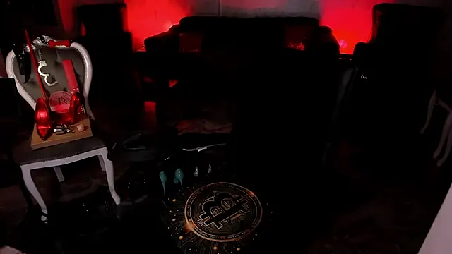 FinDomGod's Live XXX Chat