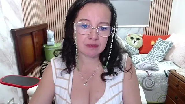Sonialorens_'s Webcam Show