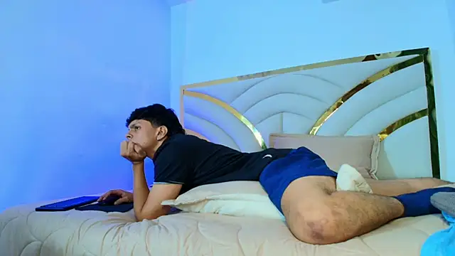 Milo_Storm Live XXX-Chat