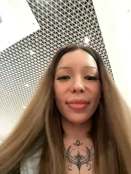 StreetCelebrity Show in webcam