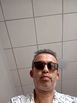 دردشة EmilioTaladdro الجنسية المباشرة