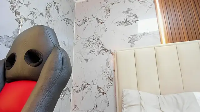 MILEY_JOAS2 Live XXX Chat