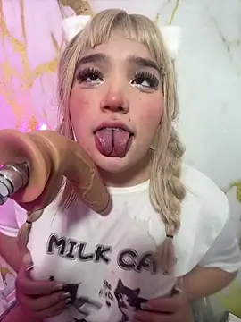 Chat +18 de hinata_dolly ao vivo