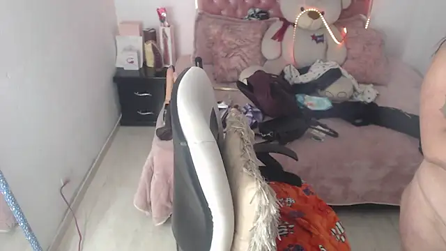 دردشة patty_squirt_ الجنسية المباشرة