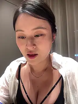 Yolanda9 现场XXX聊天