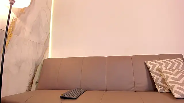 Chat +18 de Zasha_nm ao vivo