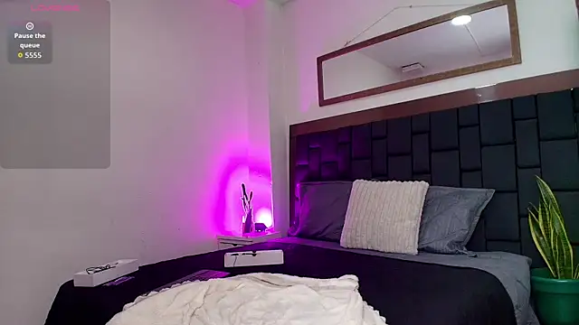XXX chat uživo modela CamiilaReyes
