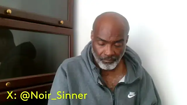 sinnernoir Adlı Modelin Canlı XXX Sohbeti