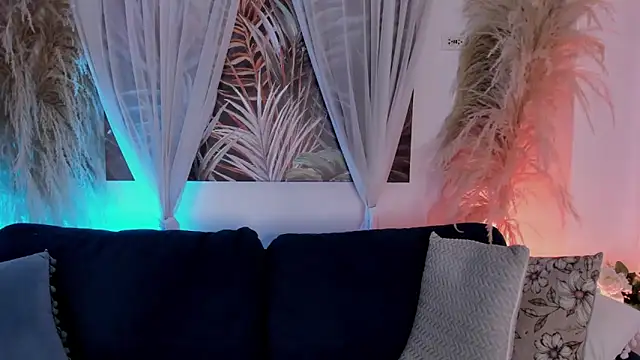 Nicolle_W Chat XXX in diretta