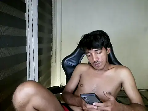 Chat XXX ao vivo de RowyCam