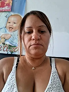 Show modela salomehot22 na web-kameri