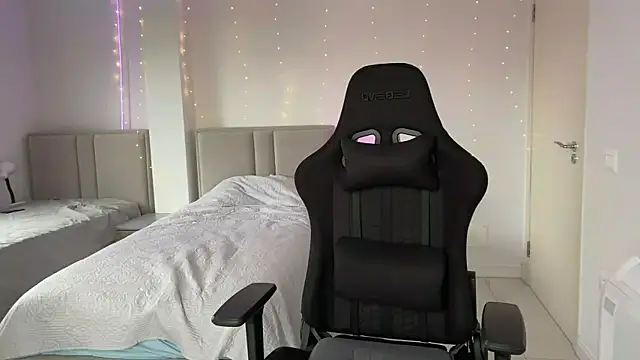 PrincesSsLilu's Live XXX Chat