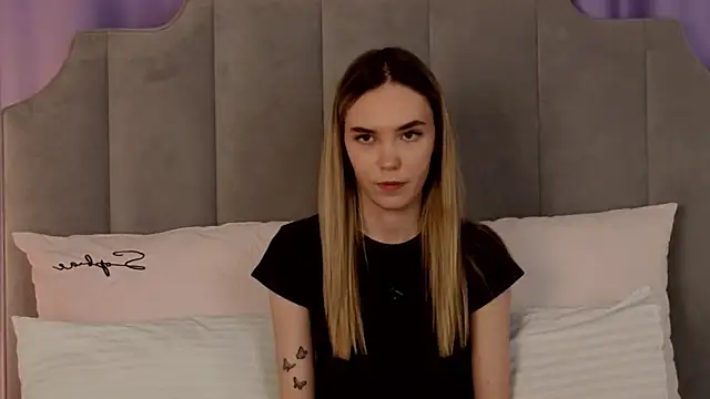 Chat +18 de NikkiRyx ao vivo