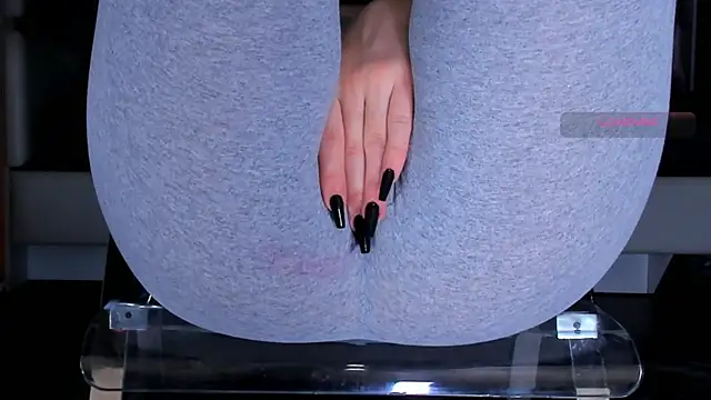 Cameltoe_squirt_inPants 现场XXX聊天