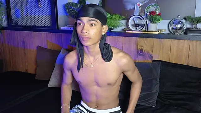 AlanCutee Chat XXX live