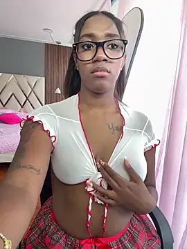 Chat +18 de Emi_rousse ao vivo