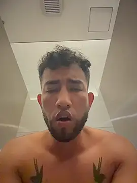 liam_bronwのライブXXXチャット