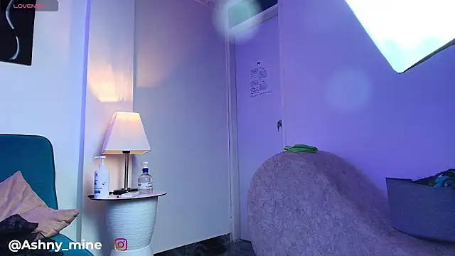 Ashnikko___ Pertunjukan Webcam