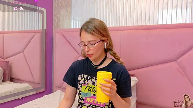 AmbeerWood_ Adlı Modelin Canlı XXX Sohbeti
