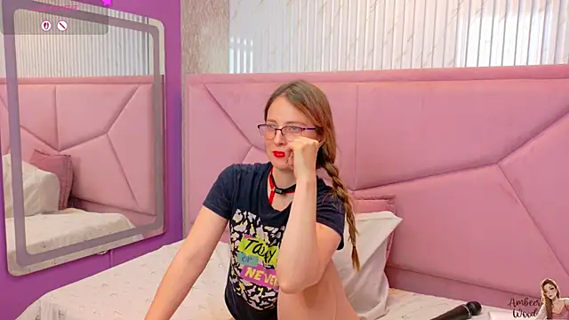 Chat +18 de AmbeerWood_ ao vivo
