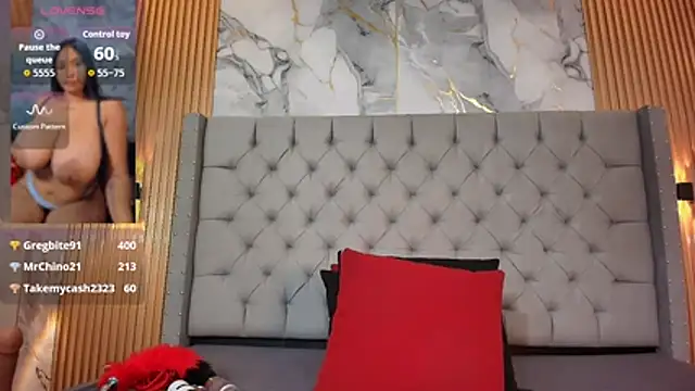 La_indiia's Live XXX Chat