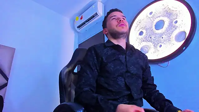 XXX chat uživo modela mike_257