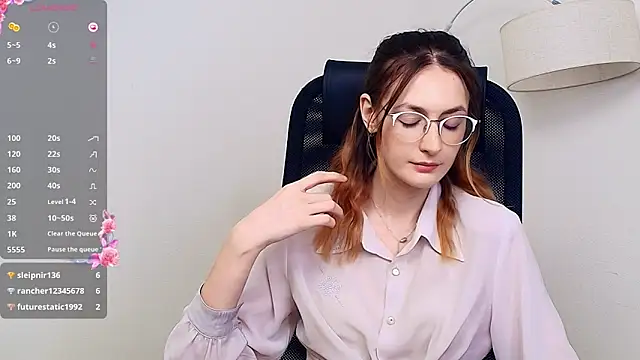 Chat +18 de LoraLanett ao vivo