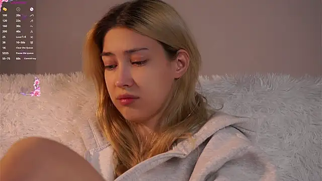 AngelicRice Adlı Modelin Canlı XXX Sohbeti