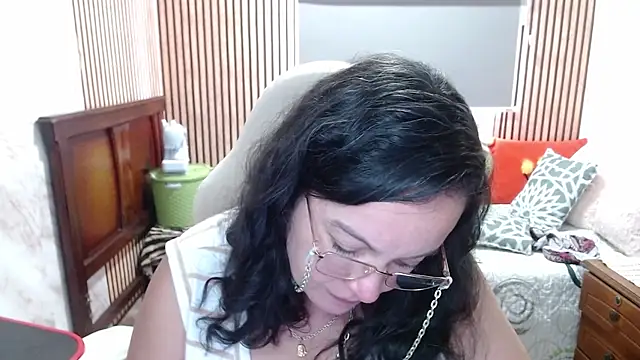 Sonialorens_ Chat XXX in diretta