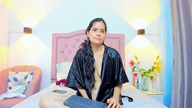 Paulynavera live XXX chat