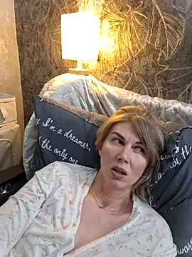 stellahere8 Adlı Modelin Canlı XXX Sohbeti