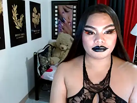 TSbrianaHugeCock Adlı Modelin Web Kamerası Şovu