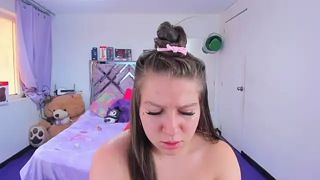Luna_Analya élő XXX-chatje