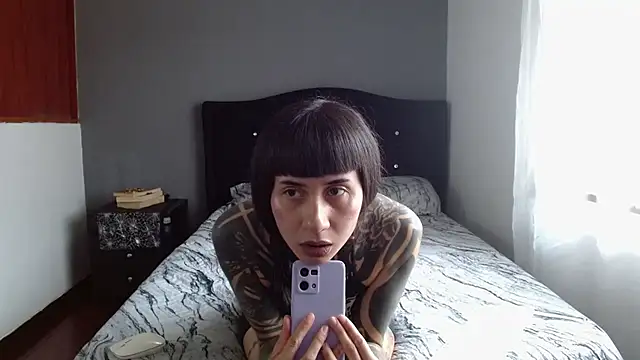 Czat XXX na żywo – Emilia_1995