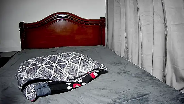 Czat XXX na żywo – Nickiki-666