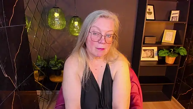 Chat +18 de NataliMellow ao vivo