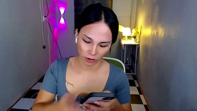 SanyaGirlx Pertunjukan Webcam
