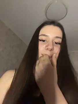 Selena_Mur_ Pertunjukan Webcam