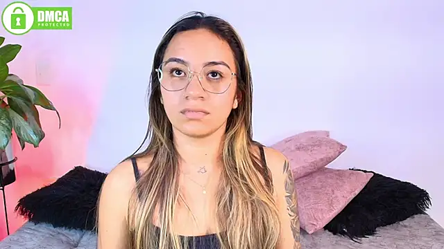 Chat XXX en directo de Jules_n_Gia