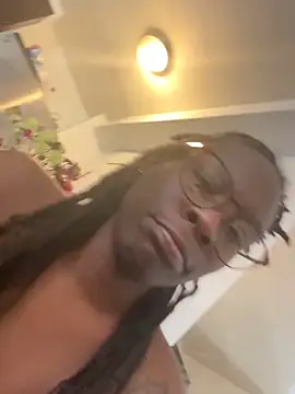 littyleesh1 Show in webcam