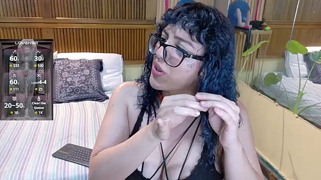 Chat +18 de Eli666uwu ao vivo