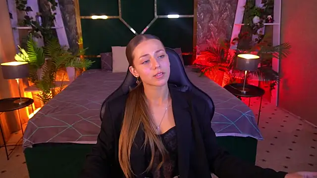 DoveLovee Show in webcam