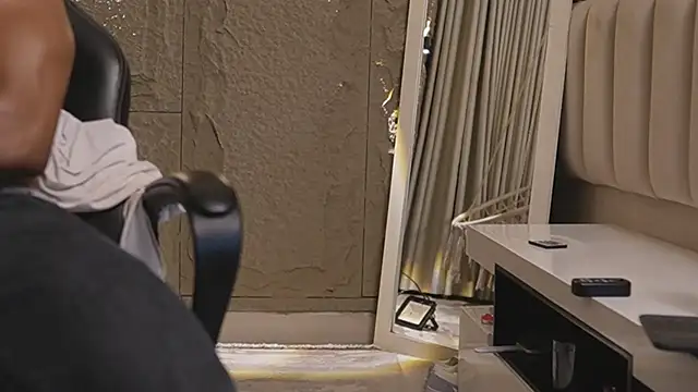 Logan_Varela Pertunjukan Webcam